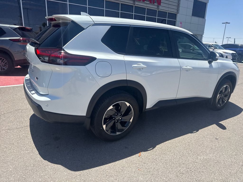 2024 Nissan Rogue SV photo 7