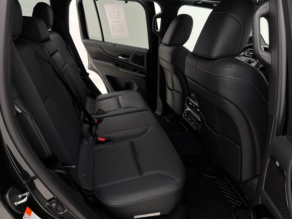 2025 Lexus LX 600 Luxury photo 15
