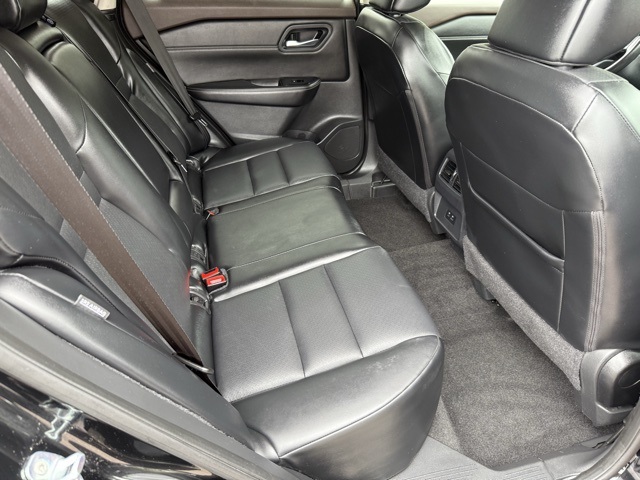 2023 Nissan Rogue SV photo 17