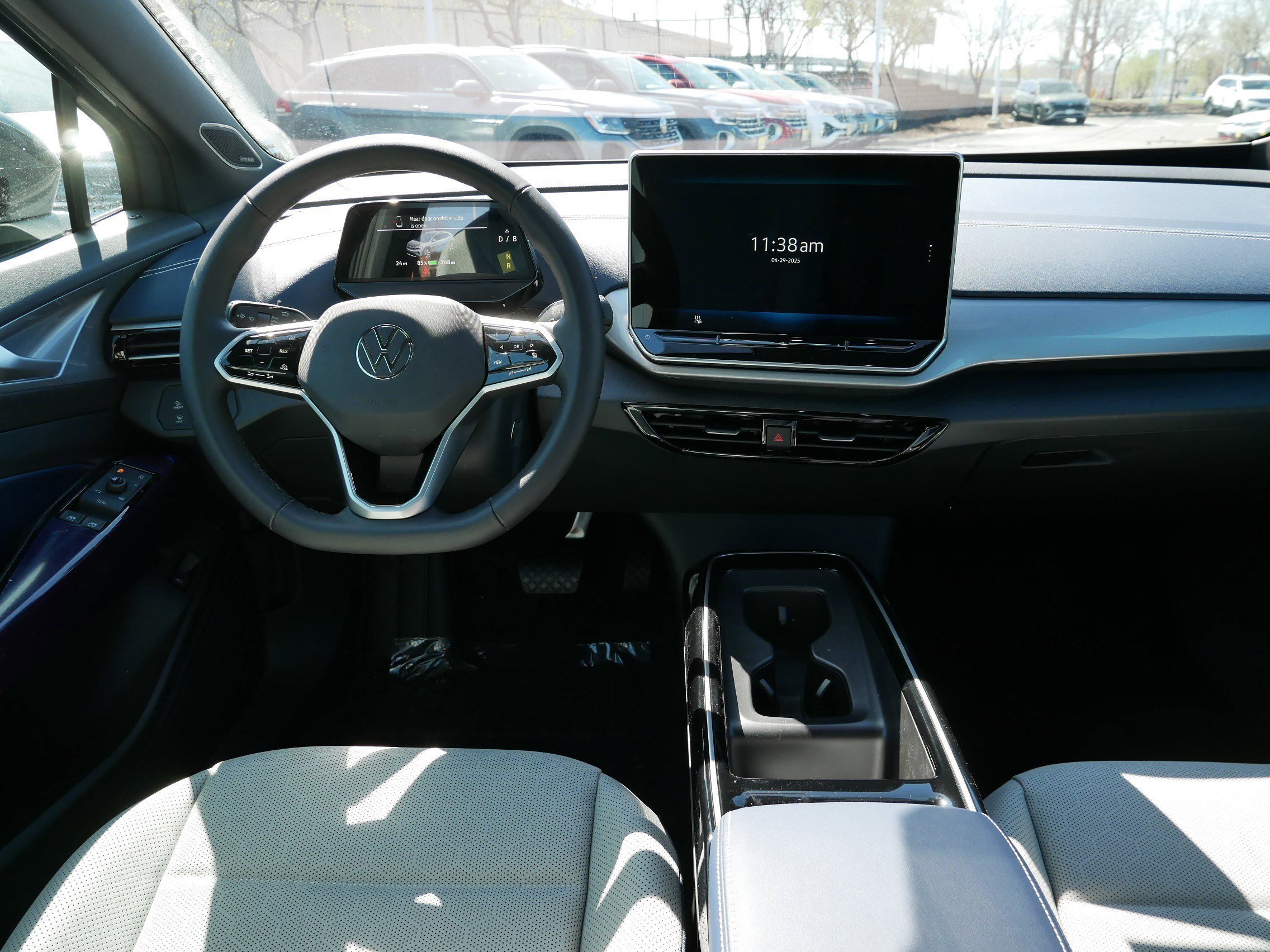 2025 Volkswagen ID.4 Pro Plus photo 9