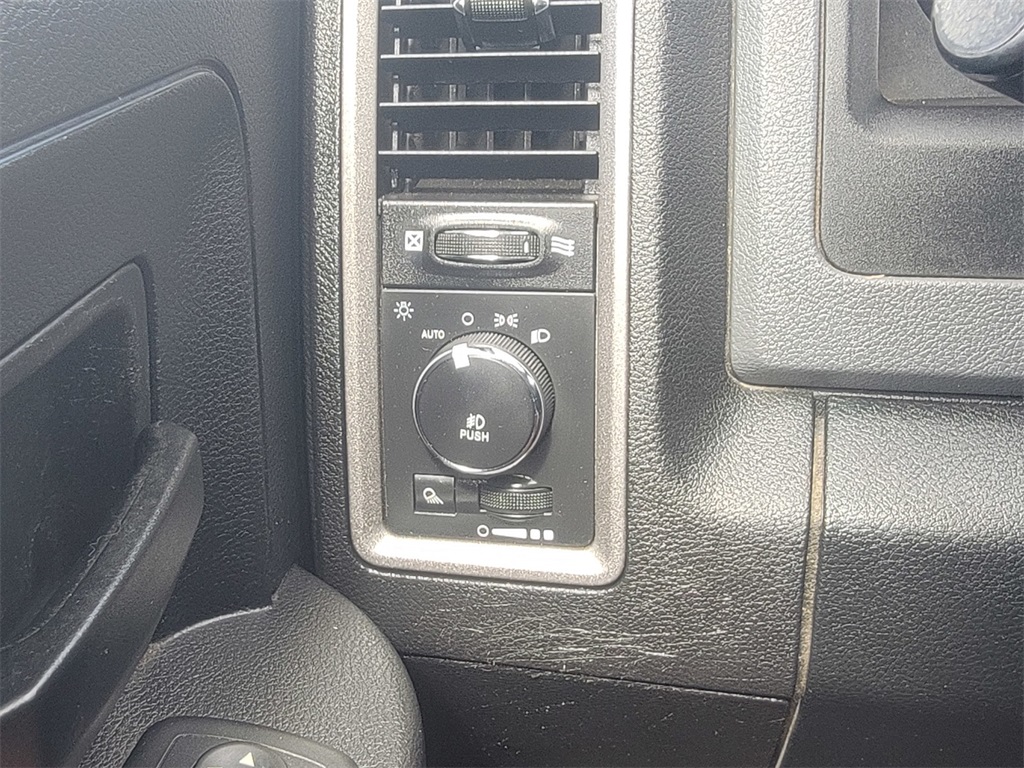 2016 Ram 1500 Express photo 30