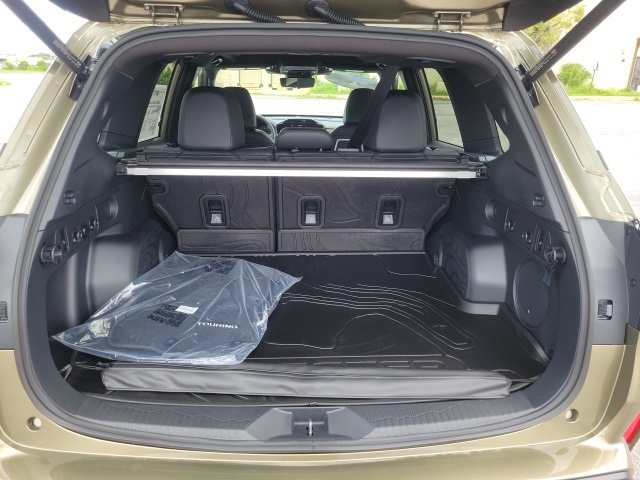 2025 Subaru Forester Touring photo 5