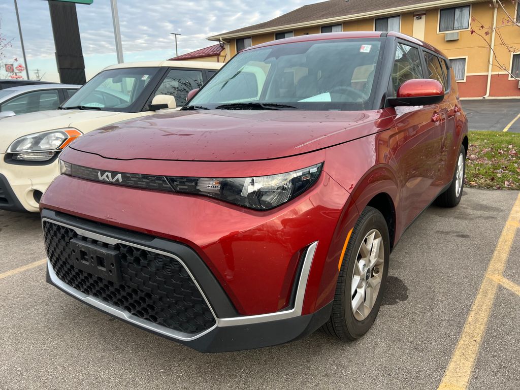 2025 Kia Soul LX S photo 3