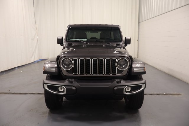 2025 Jeep Wrangler Sahara photo 3