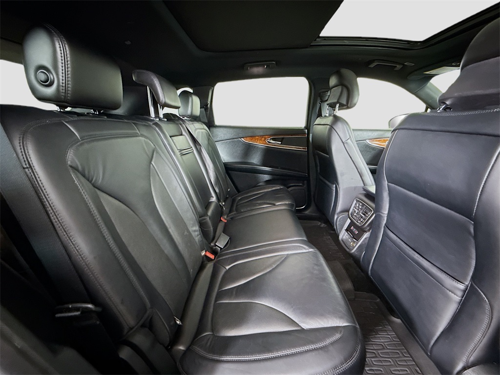 2019 Lincoln Nautilus Select photo 27