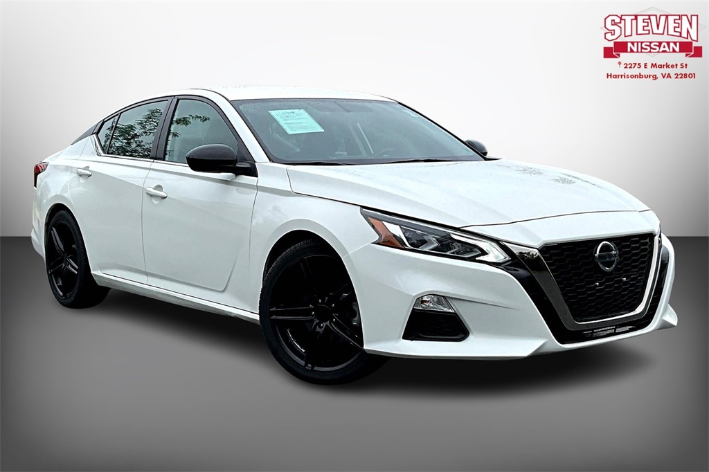 2019 Nissan Altima SR's photo