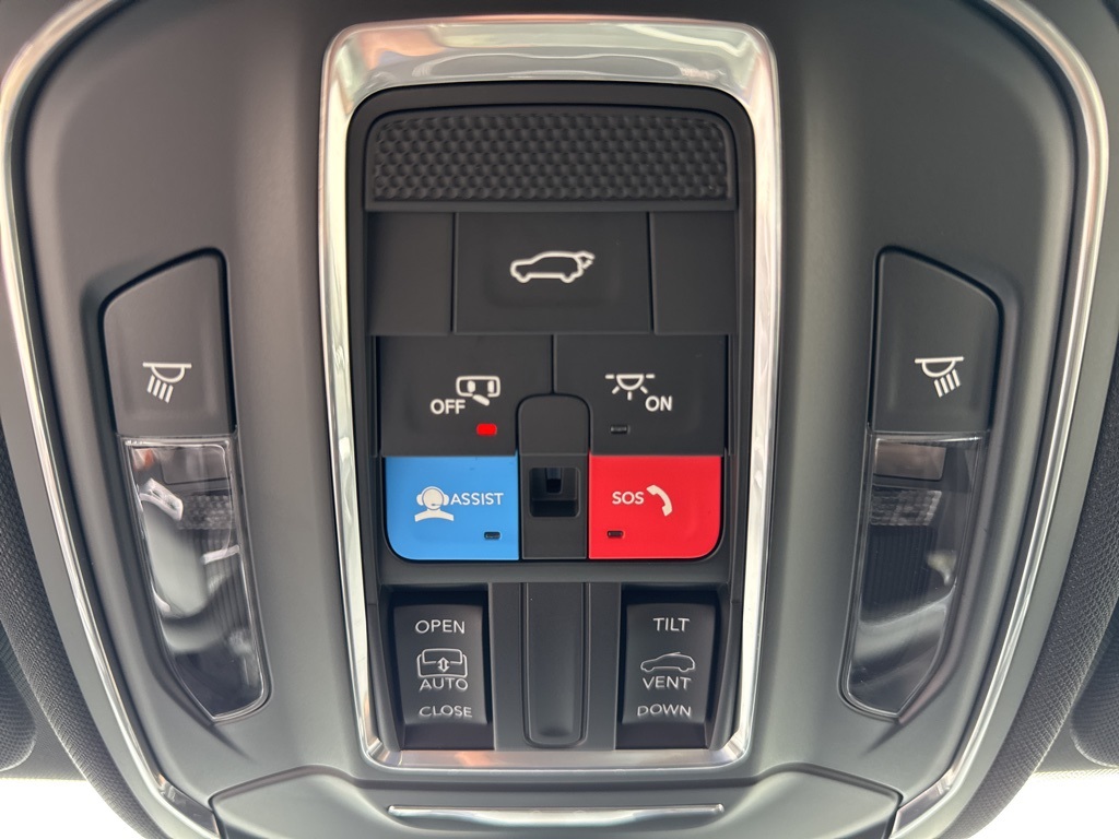 2025 Jeep Grand Cherokee Altitude X photo 47