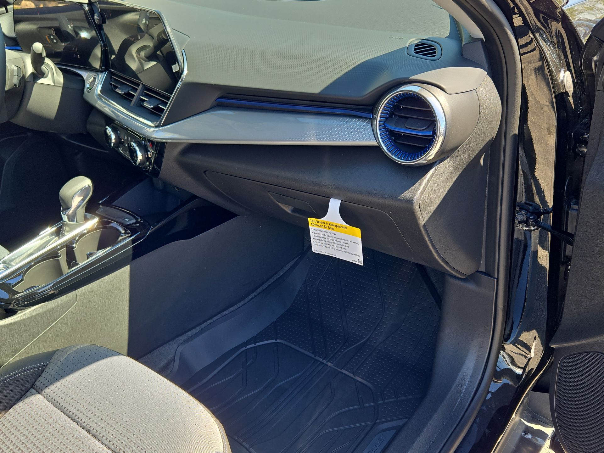 2025 Chevrolet Trax LT photo 45