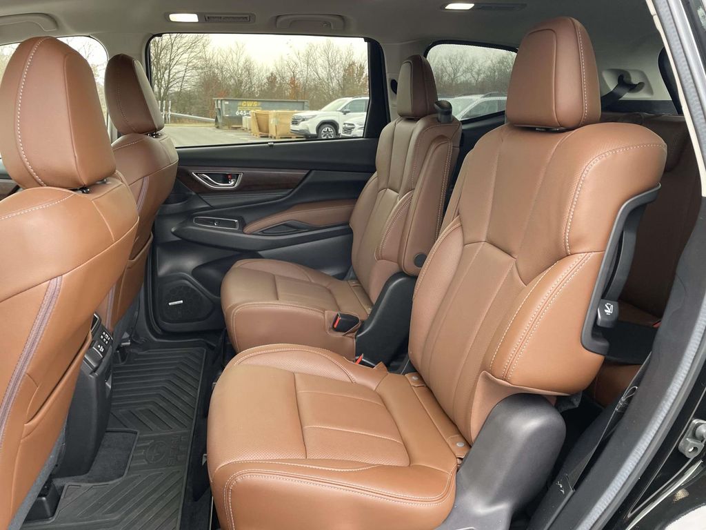 2025 Subaru Ascent Touring photo 4
