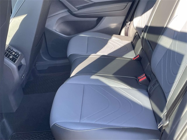 2025 Volkswagen Tiguan SE R-Line Black photo 13