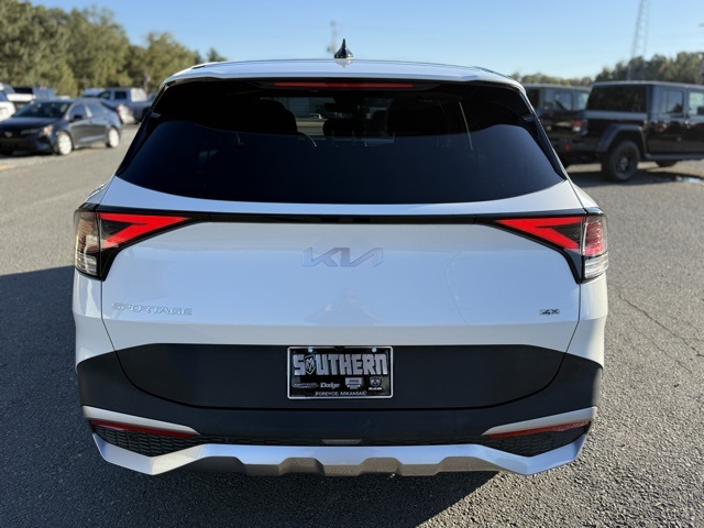2023 Kia Sportage LX photo 2
