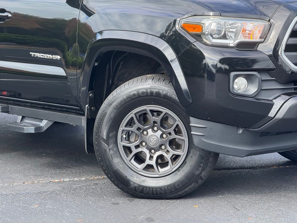 2018 Toyota Tacoma SR5 photo 3
