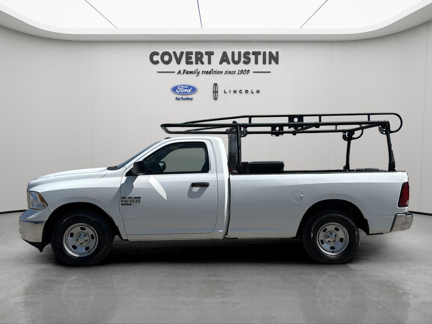 2022 Ram 1500 Classic Tradesman photo 2