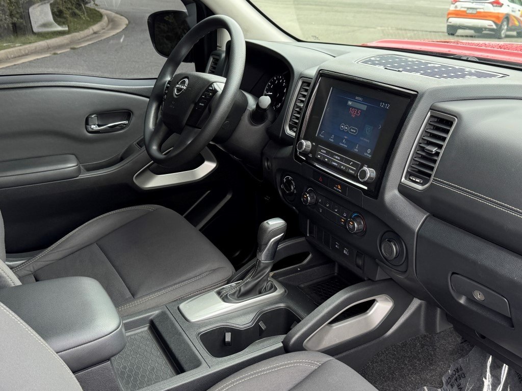 2022 Nissan Frontier SV photo 11