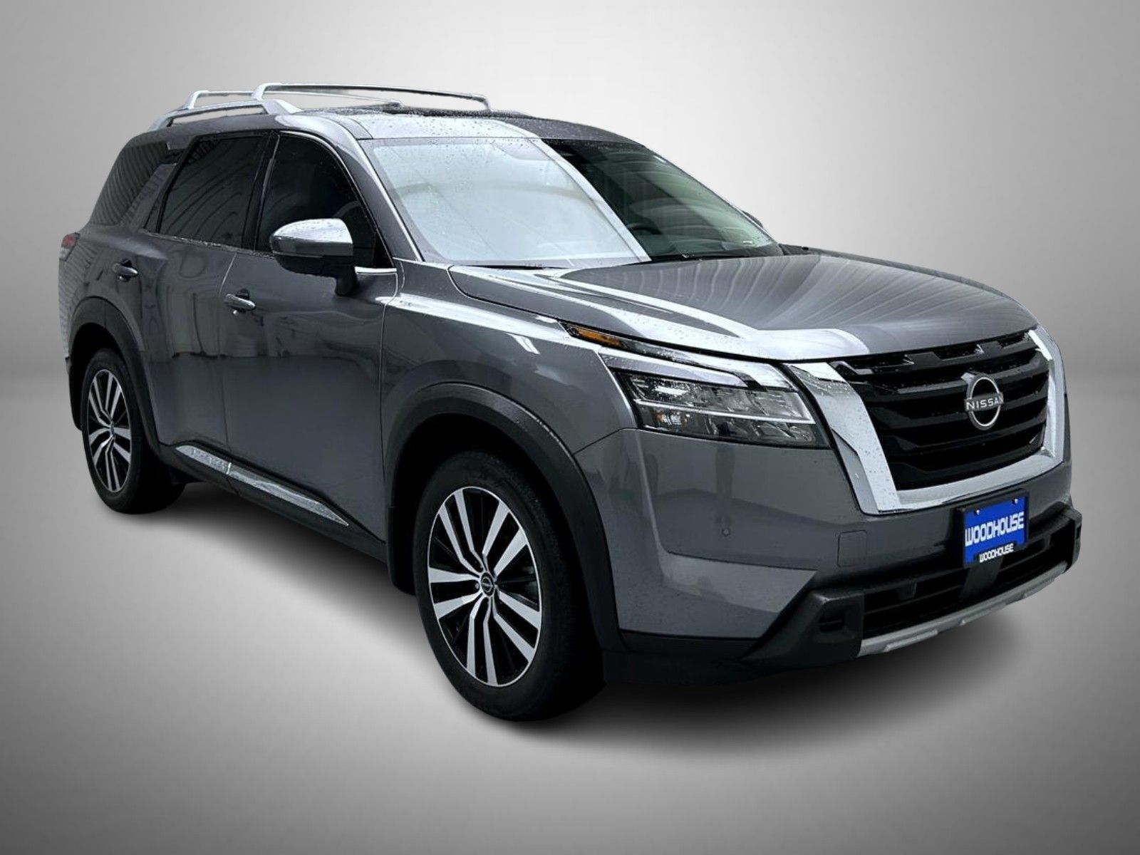 2023 Nissan Pathfinder Platinum photo 3