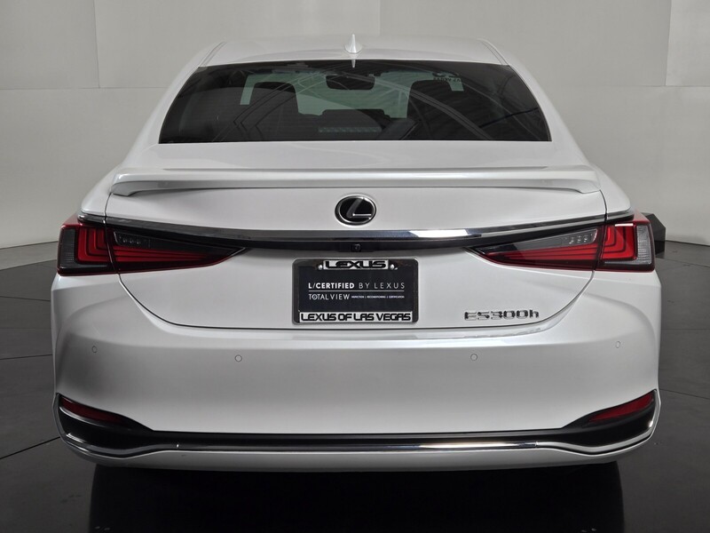 2023 Lexus ES 300h photo 4