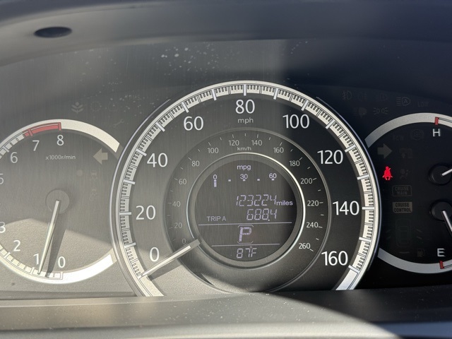 2015 Honda Accord EX-L photo 13