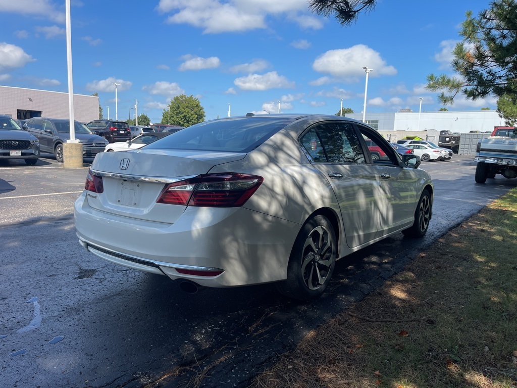 2016 Honda Accord EX-L photo 3