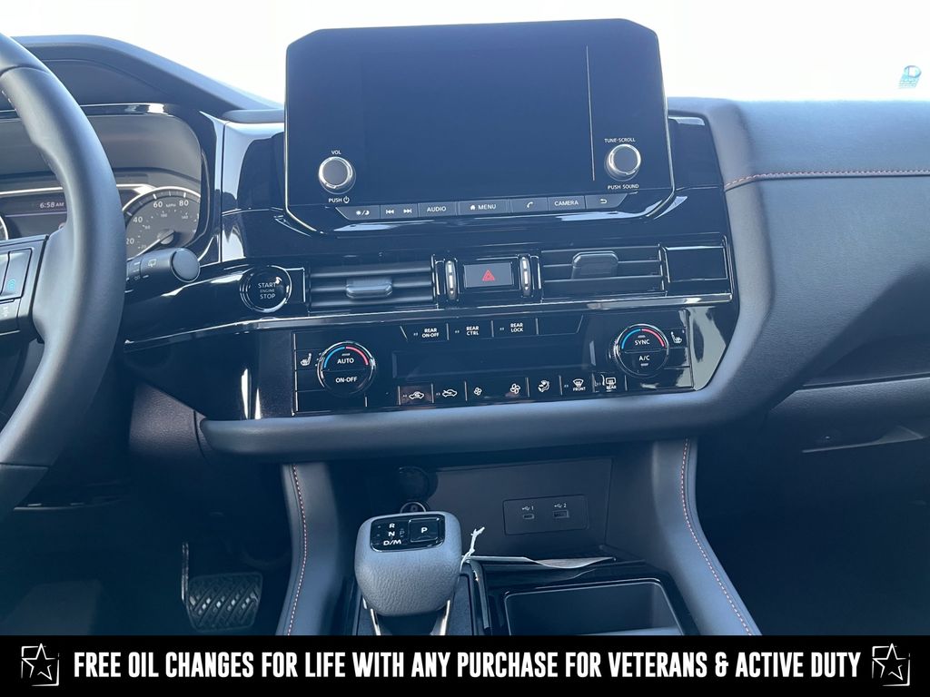 2025 Nissan Pathfinder Rock Creek photo 3