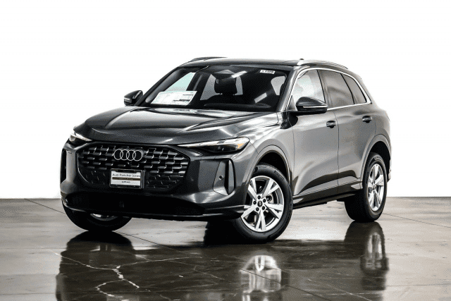 2025 Audi New Q5 Premium's photo