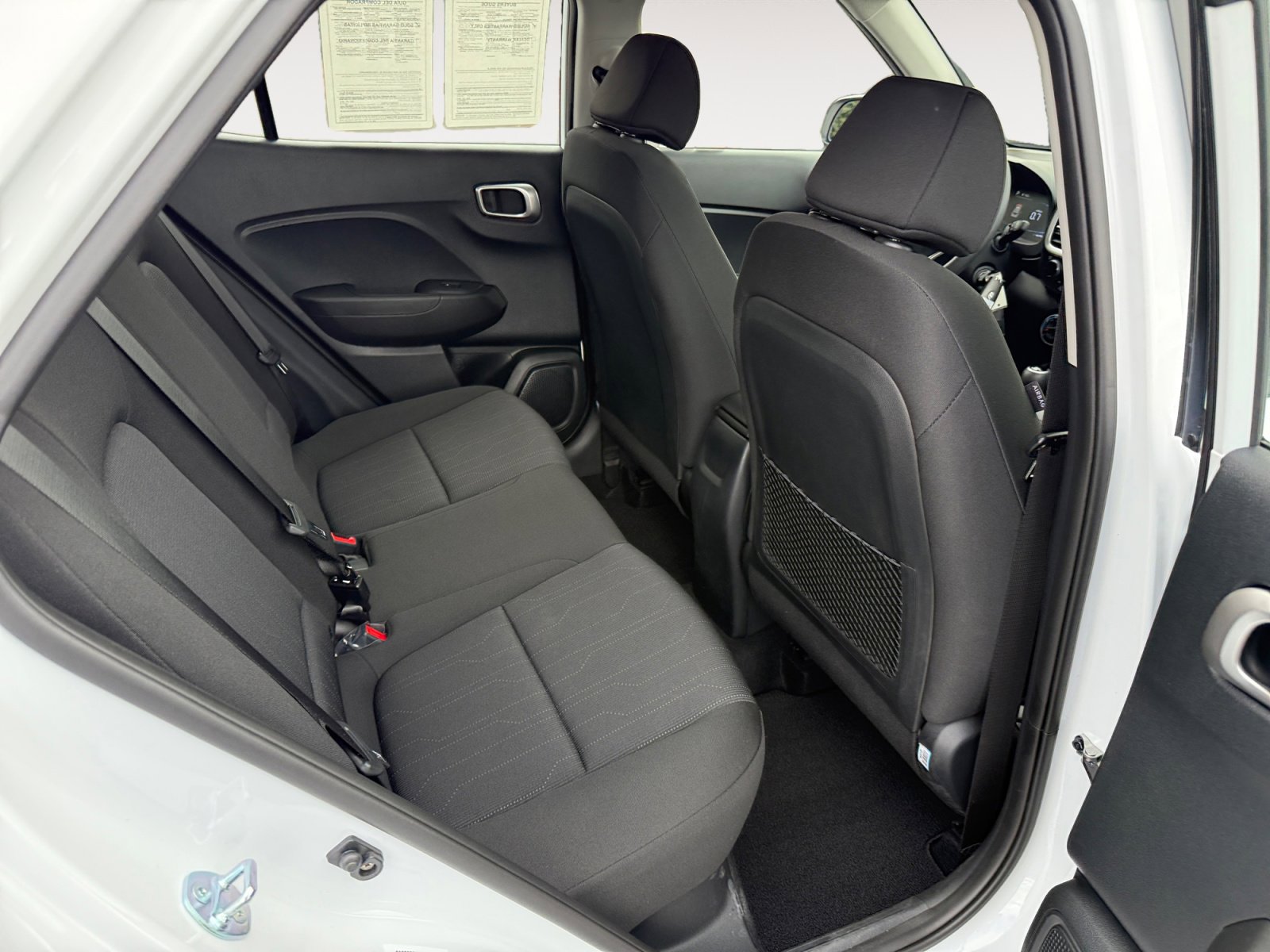 2025 Hyundai Venue SE photo 18