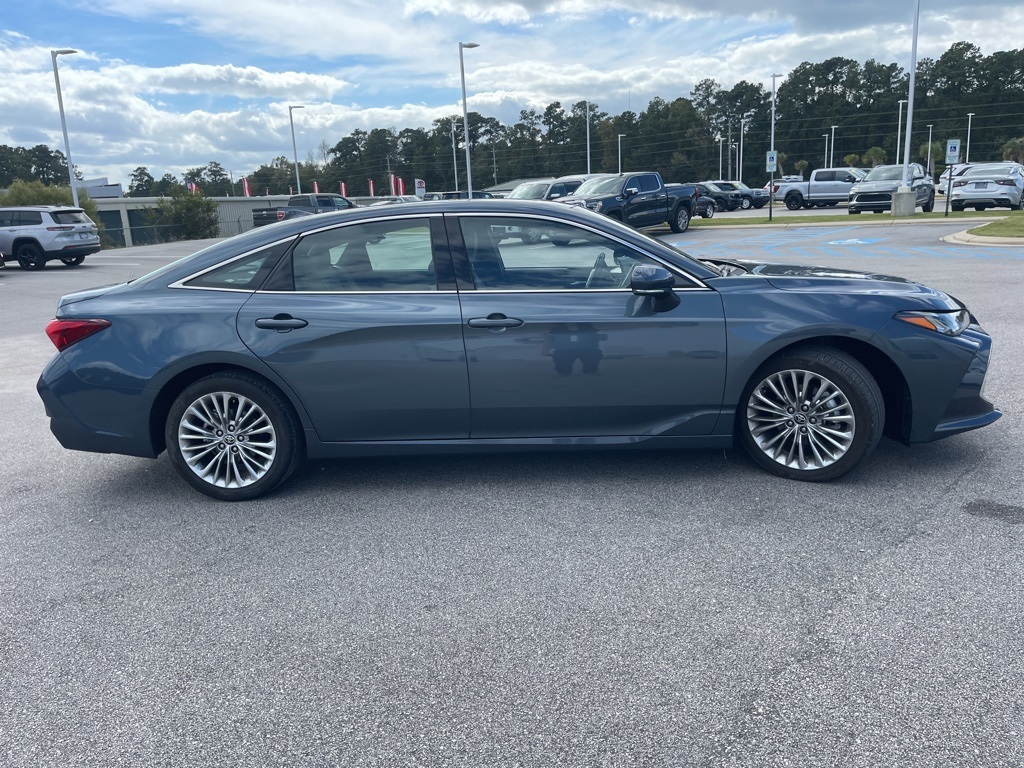 2021 Toyota Avalon Limited photo 2