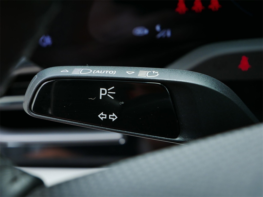 2023 Porsche Taycan photo 22