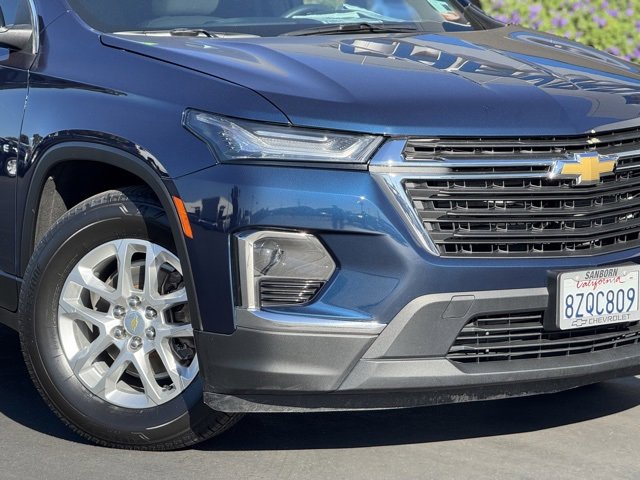 2022 Chevrolet Traverse LS photo 2