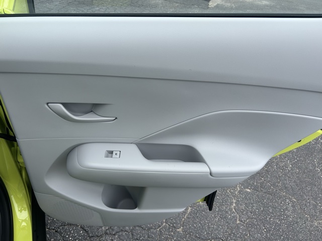 2026 Hyundai Kona SE photo 4