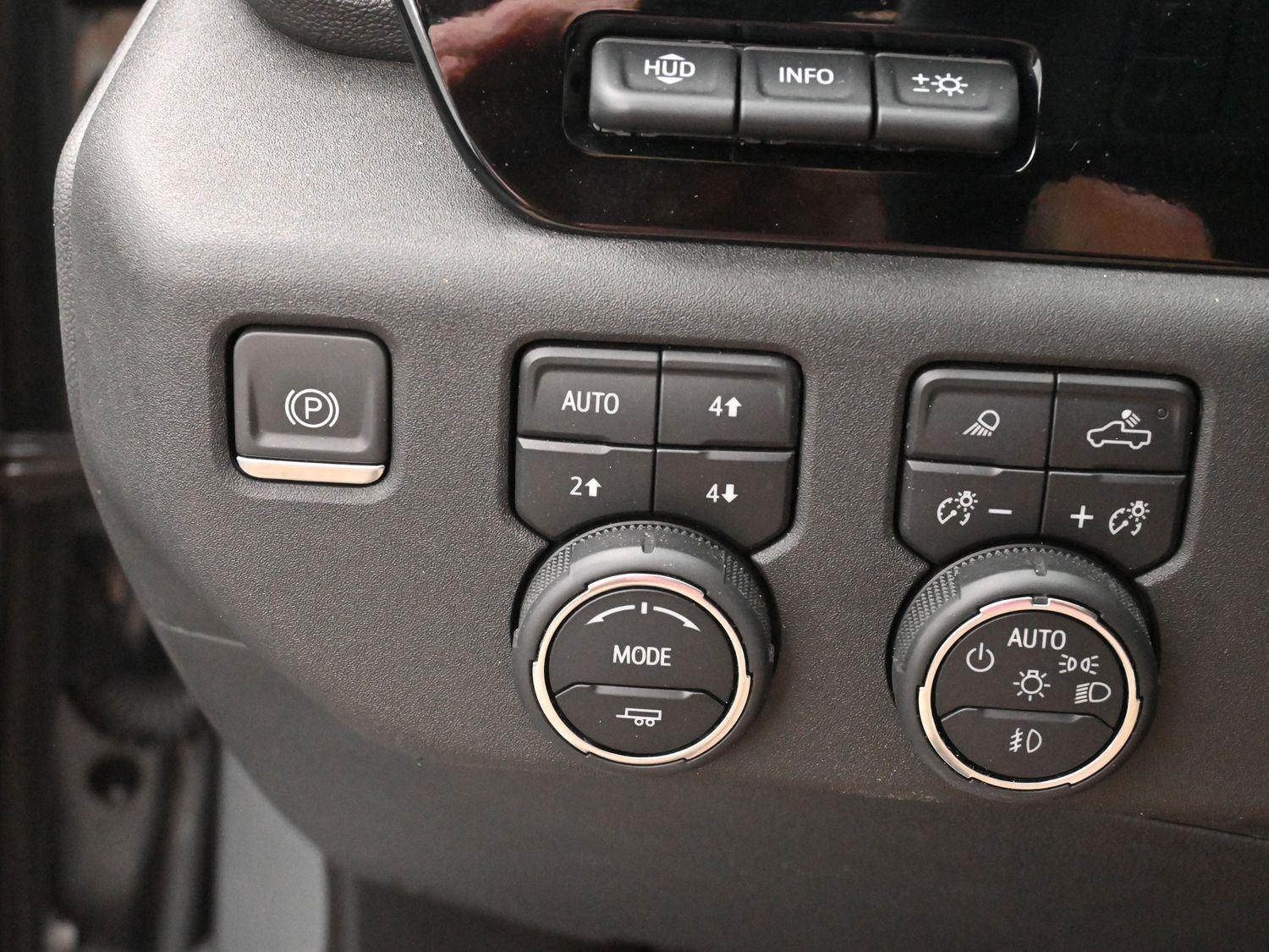 2023 Chevrolet Silverado 1500 High Country photo 19