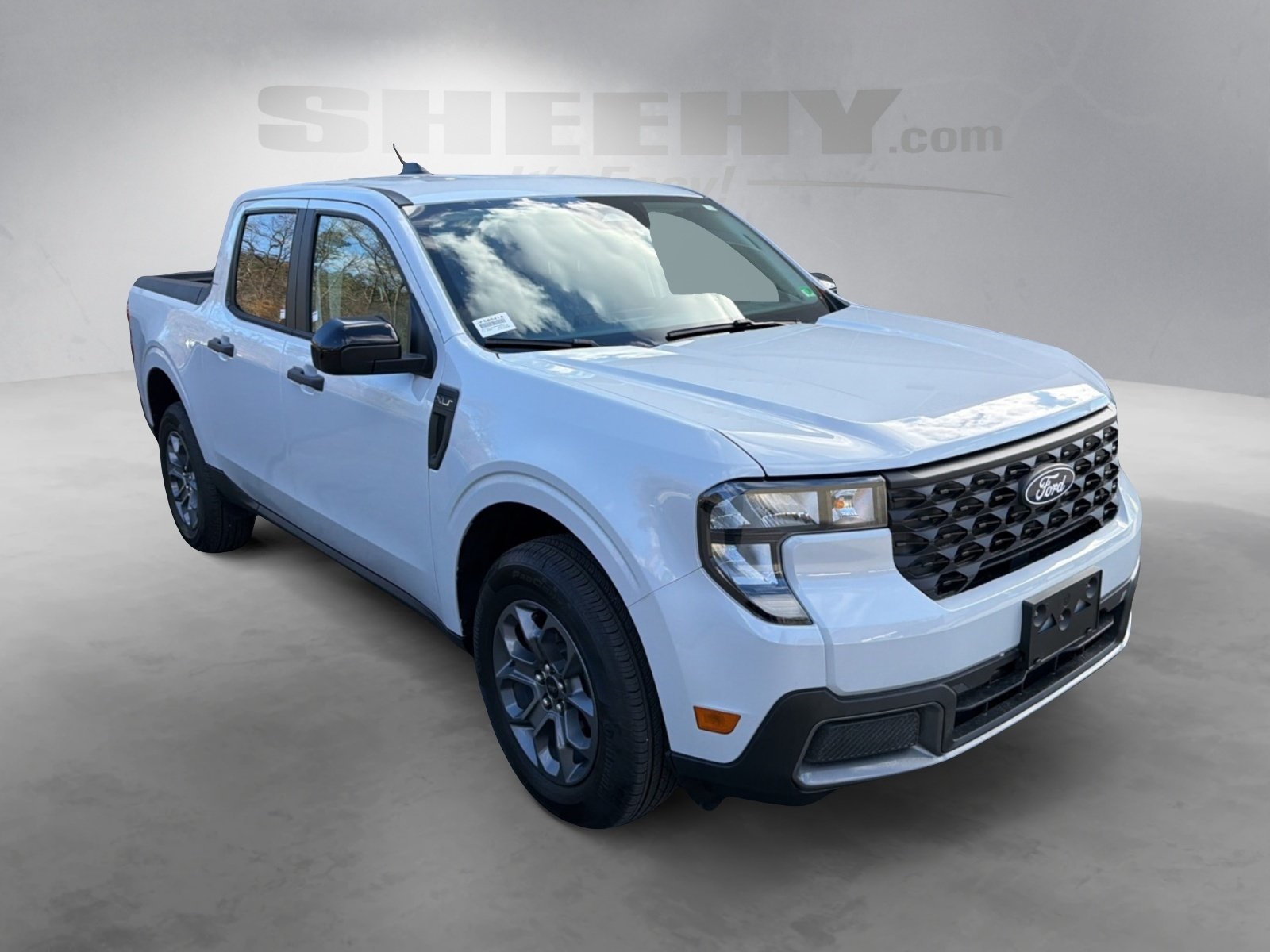 2025 Ford Maverick XLT photo 2