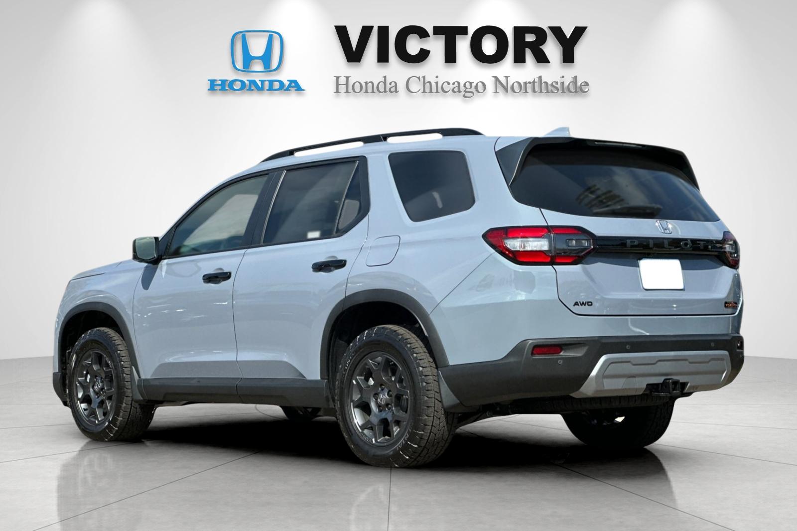 2025 Honda Pilot TrailSport photo 2