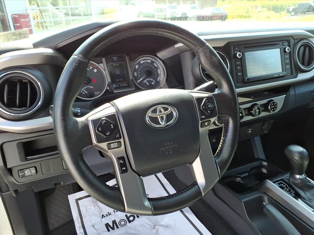 2016 Toyota Tacoma SR5 photo 10