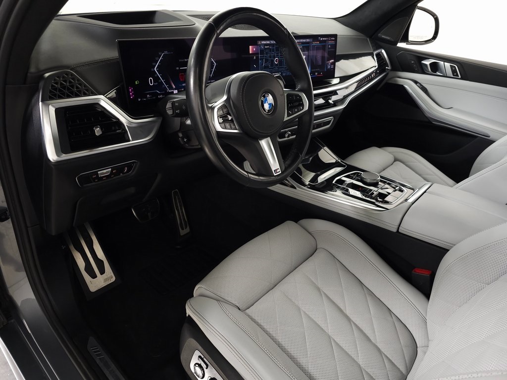 2023 BMW X7 - Image 18