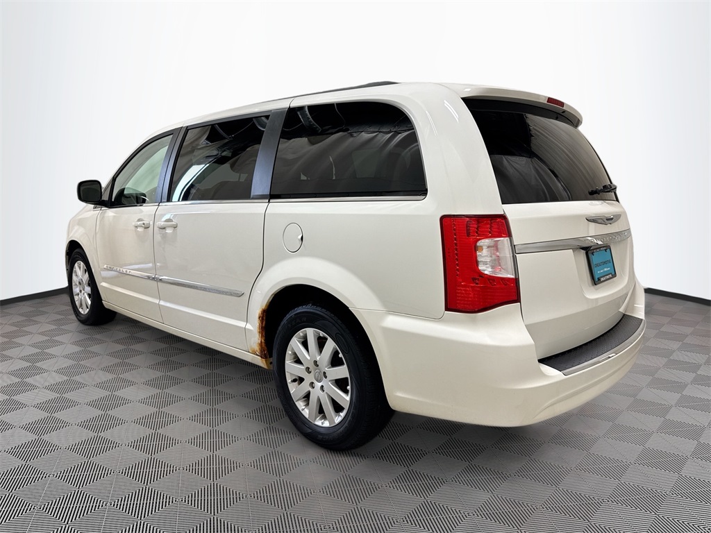 2013 Chrysler Town & Country Touring photo 12