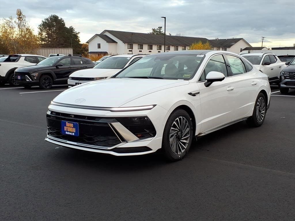 2026 Hyundai Sonata Hybrid Limited's photo