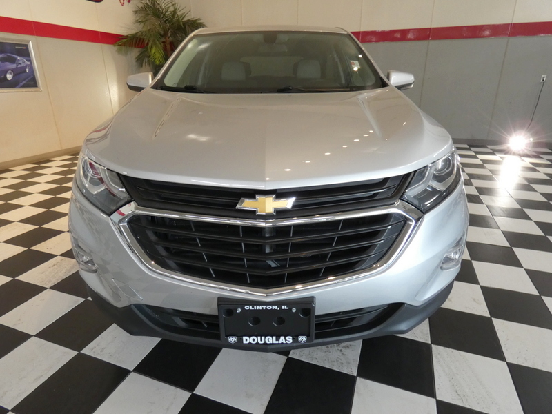 Used 2018 Chevrolet Equinox LT with VIN 2GNAXSEV4J6159426 for sale in Clinton, IL