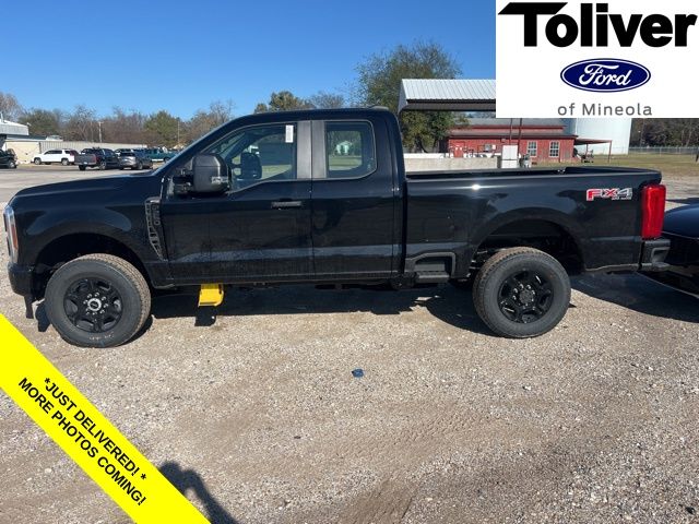 2026 Ford F-250 Super Duty XL's photo