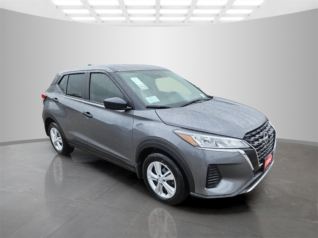 2025 Nissan Kicks Play S photo 3