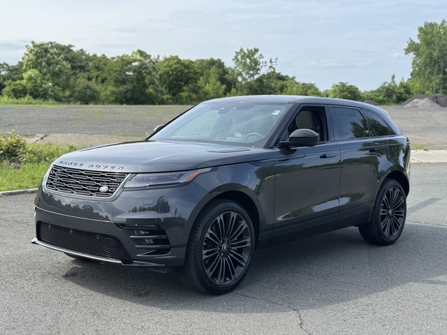 2026 Land Rover Range Rover Velar Dynamic SE's photo