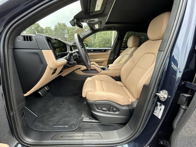 2025 Porsche Cayenne E-Hybrid Turbo photo 7