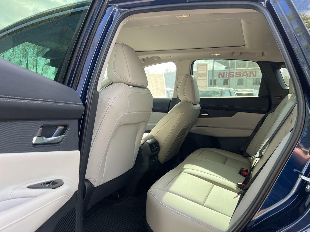 2025 Nissan Murano SL photo 12