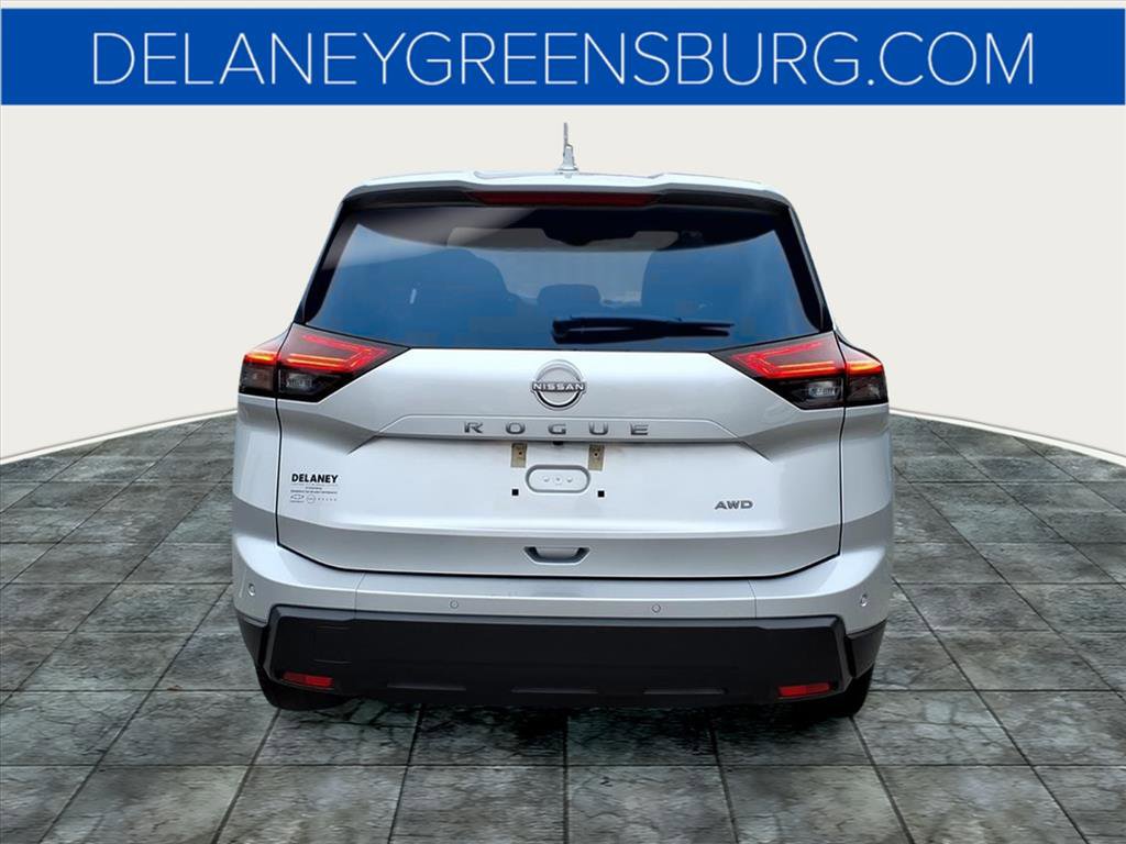 2025 Nissan Rogue SV photo 4