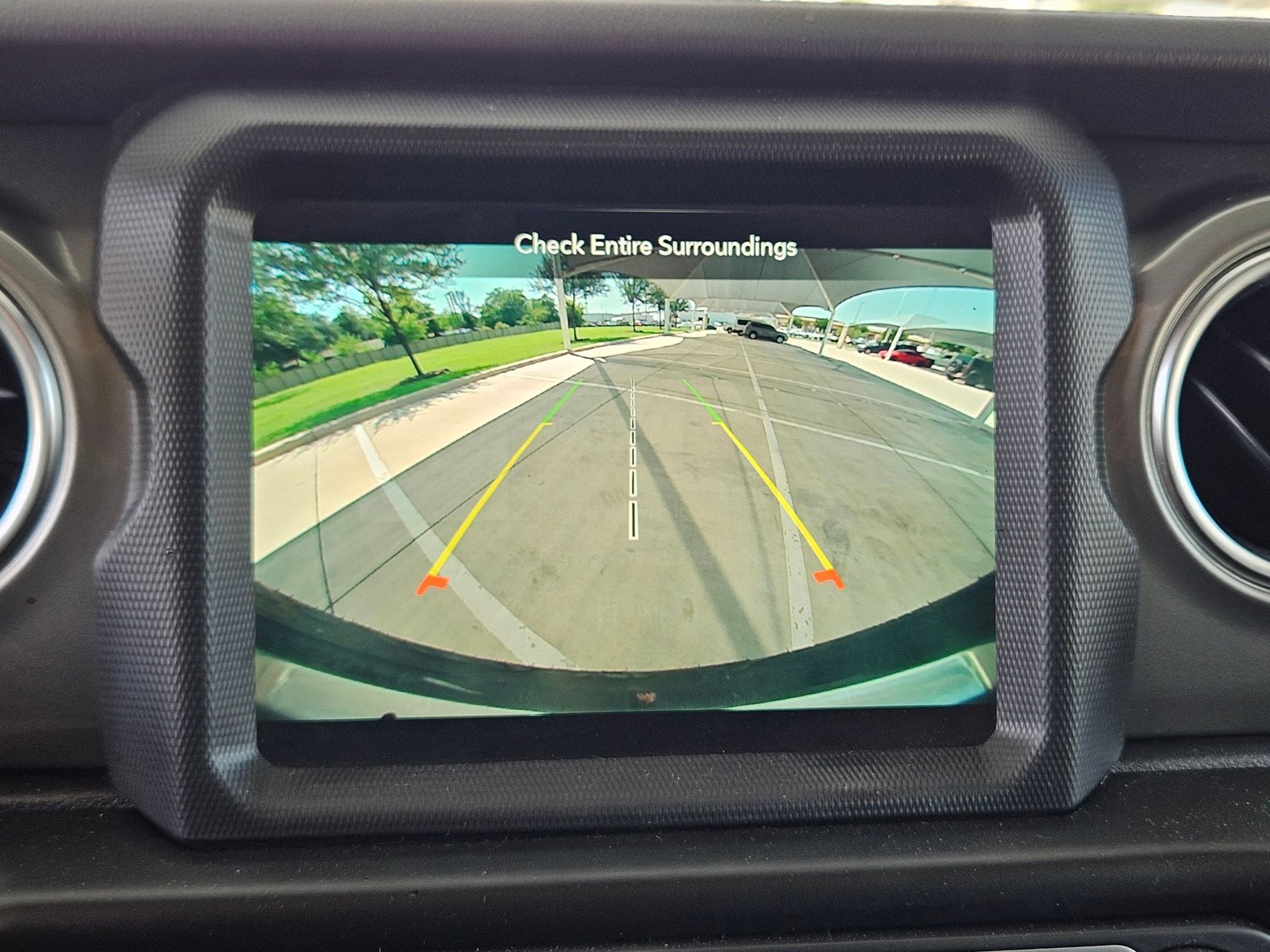 2022 Jeep Wrangler Unlimited Sahara photo 11