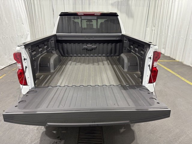 2025 Chevrolet Silverado 1500 LT photo 4