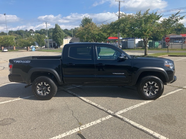 2023 Toyota Tacoma TRD Off-Road photo 4