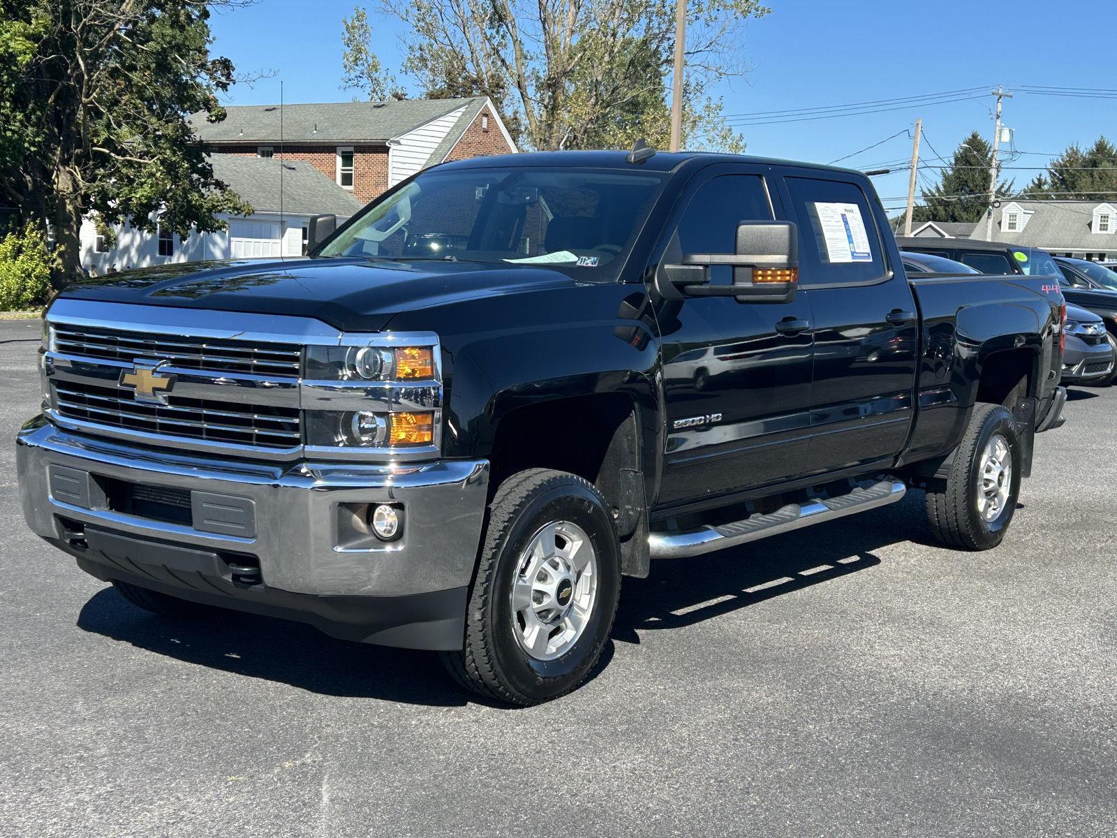2018 Chevrolet Silverado 2500HD LT photo 3