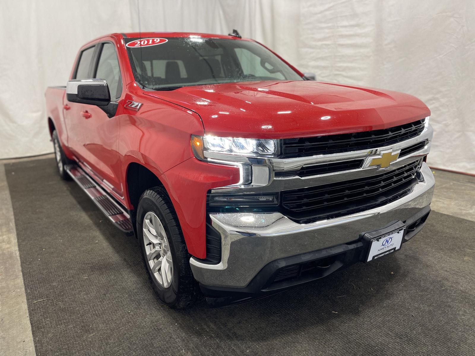 2019 Chevrolet Silverado 1500 LT photo 3