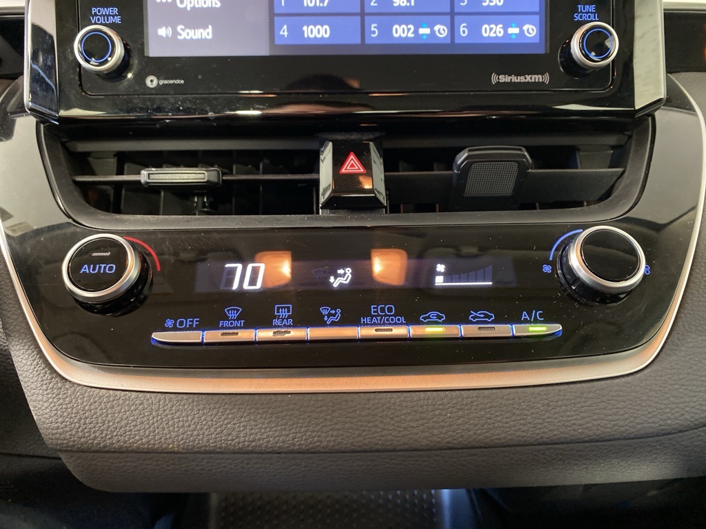 2022 Toyota Corolla LE photo 26