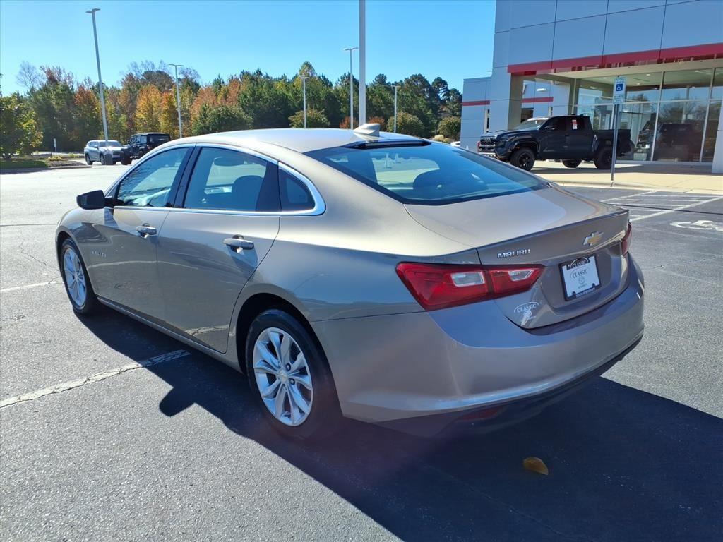 2023 Chevrolet Malibu 1LT photo 3